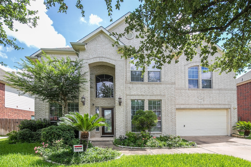 Spacious 5-bedroom, 3.5-bath home with charming cu