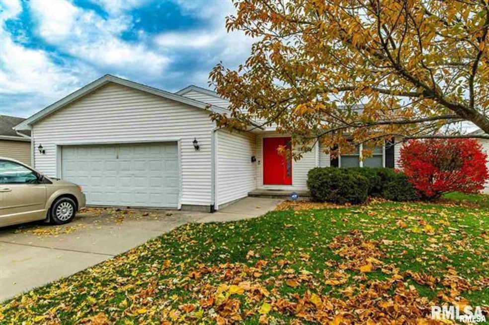 1006 N Sherman St, Lincoln, IL 62656 - photo 1