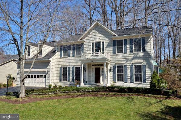 8517 Oak Pointe Way, Fairfax Station, VA 22039 - photo 1