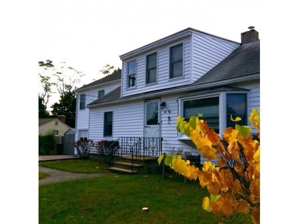 78 Holly Ln, Portsmouth, NH 03801 - photo 1
