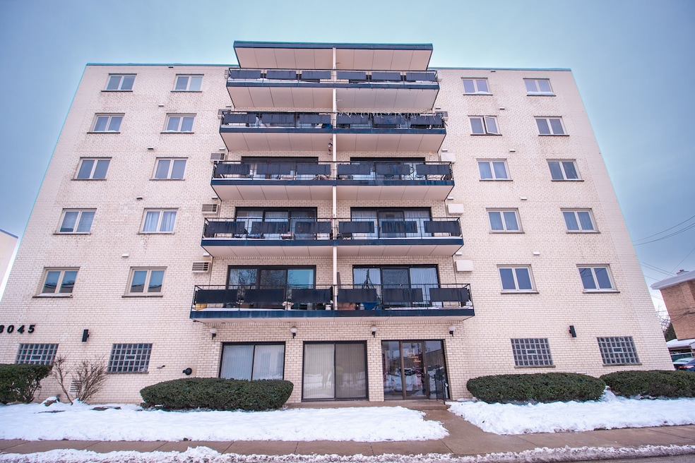 8045 Oconnor Dr unit 6A, River Grove, IL 60171 - photo 1