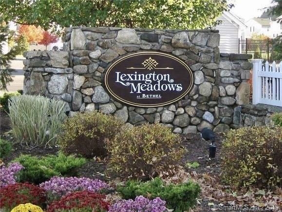 712 Lexington Blvd, Bethel, CT 06801 - photo 1