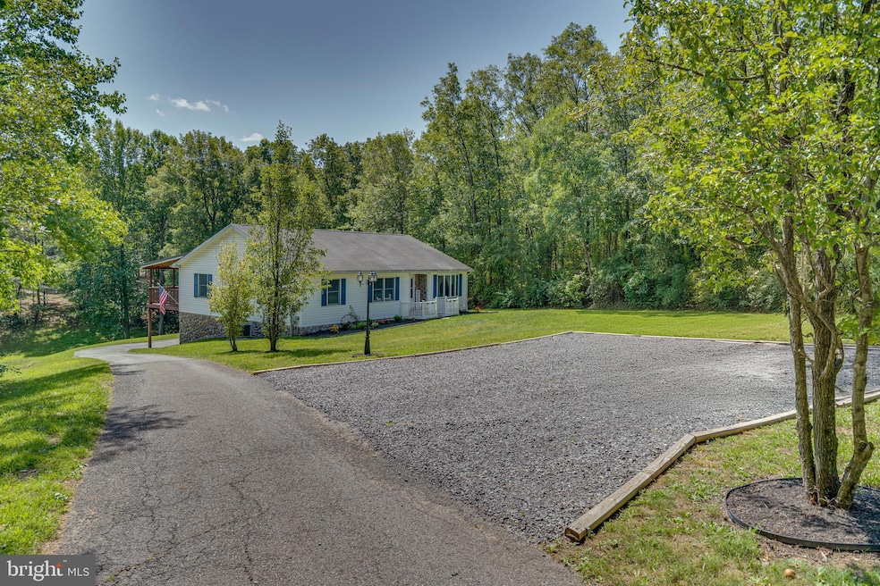 71 Mawani Village Ct, Berkeley Springs, WV 25411 - photo 1