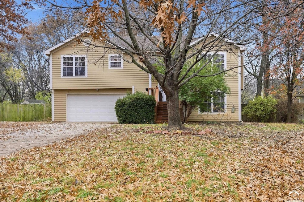 1103 E 18th St, Lawrence, KS 66044 - photo 1