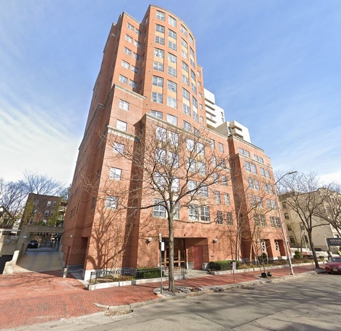 931 Mass Ave unit 701, Cambridge, MA 02139 - photo 1