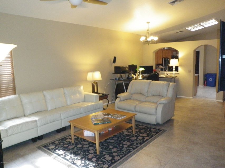 902 E Hearne Way, Gilbert, AZ 85234 - photo 1