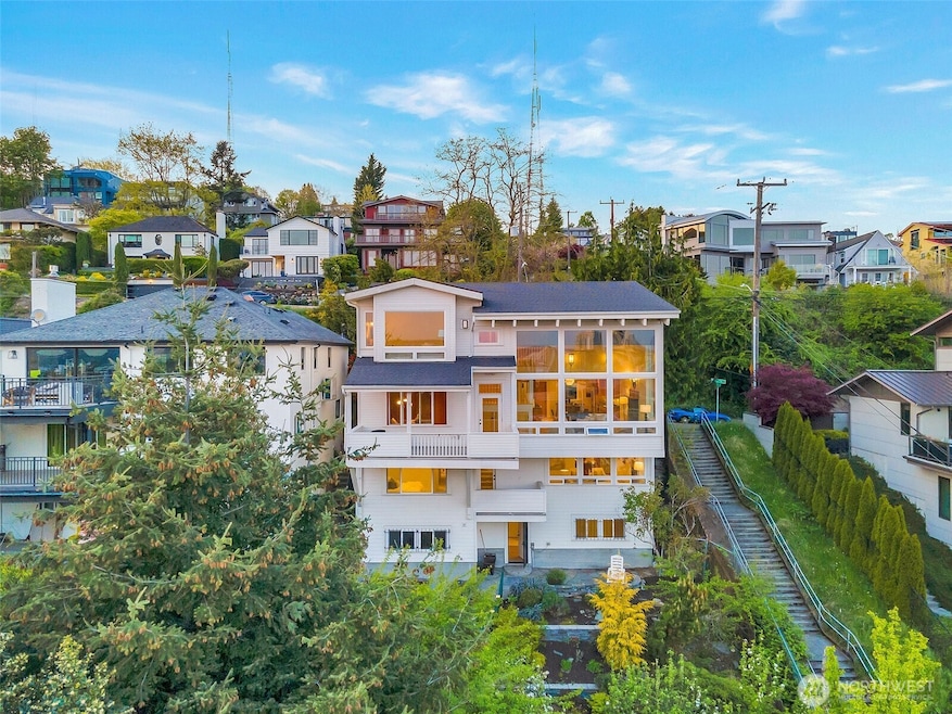 225 Ward St, Seattle, WA 98109 - photo 1