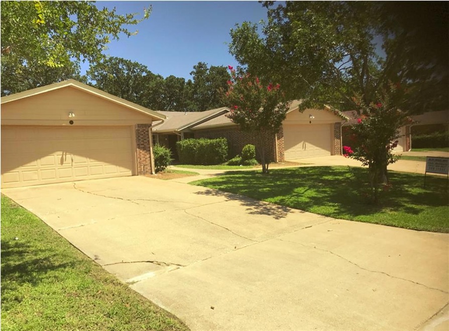 510 Billie Ruth Ln unit 510, Hurst, TX 76053 - photo 1