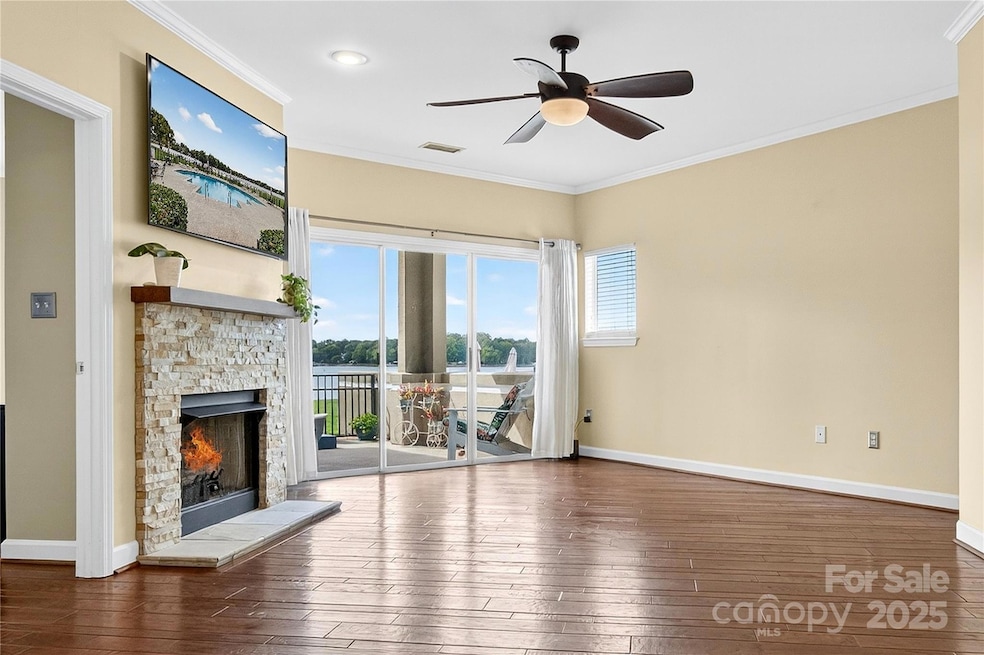 1331 Torrence Cir unit 1331, Davidson, NC 28036 - photo 1