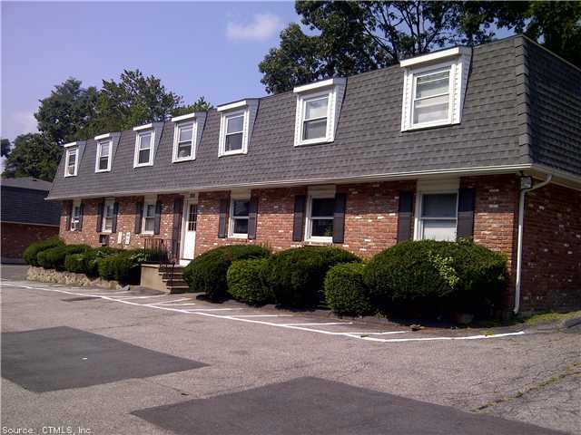 368 Colonial Ave unit 3C, Waterbury, CT 06704 - photo 1