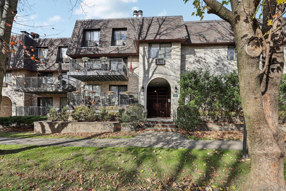 107 N Broadway unit 113, White Plains, NY 10603 - photo 1