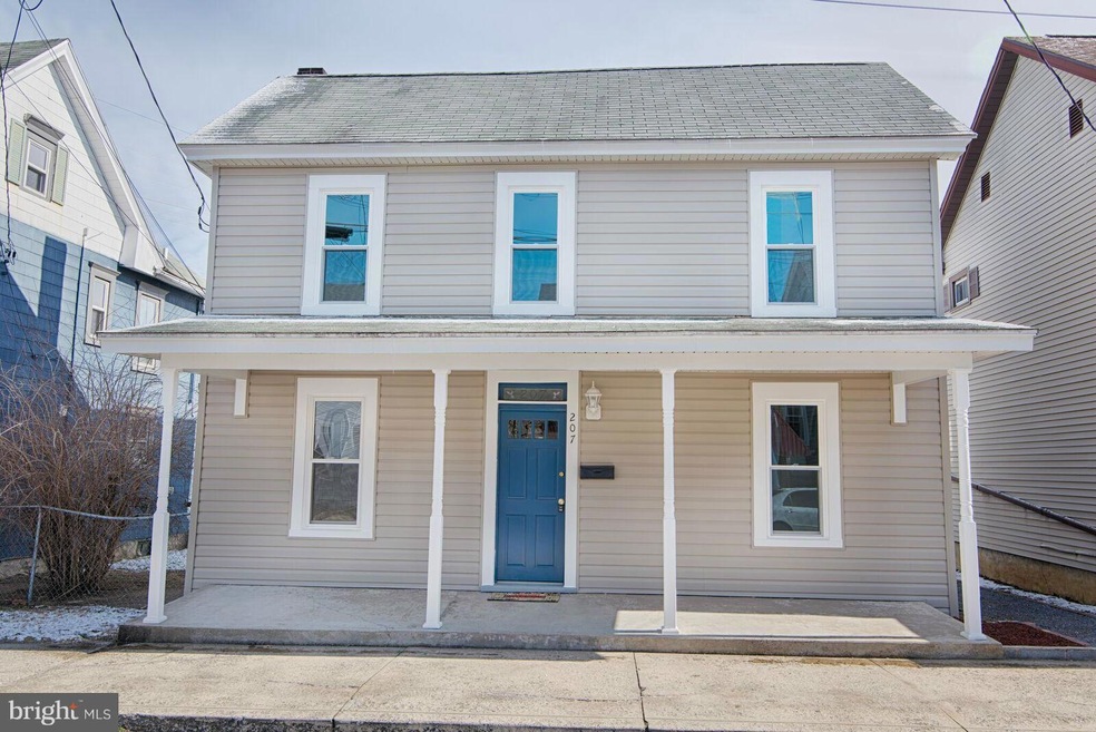 207 Park St, Waynesboro, PA 17268 - photo 1