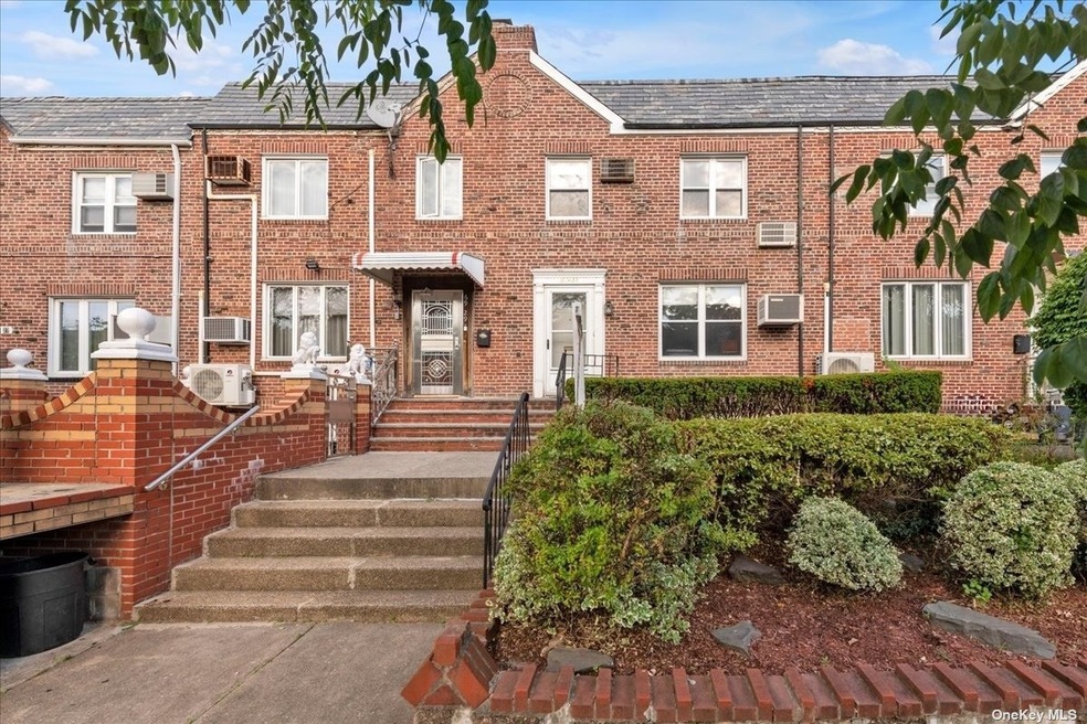 69-31 173rd St, Fresh Meadows, NY 11365 - photo 1