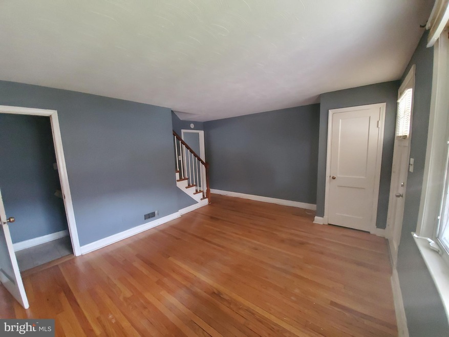 512 Lucia Ave, Baltimore, MD 21229 - photo 1