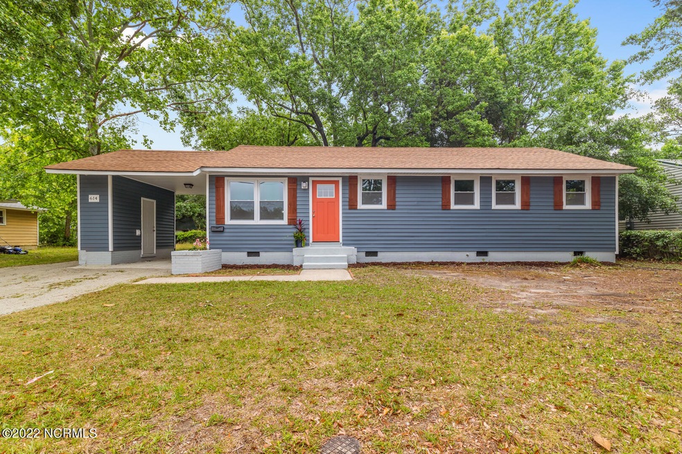 614 Henderson Dr, Jacksonville, NC 28540 - photo 1