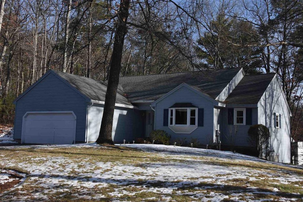 13 Scottsdale Dr, Hudson, NH 03051 - photo 1