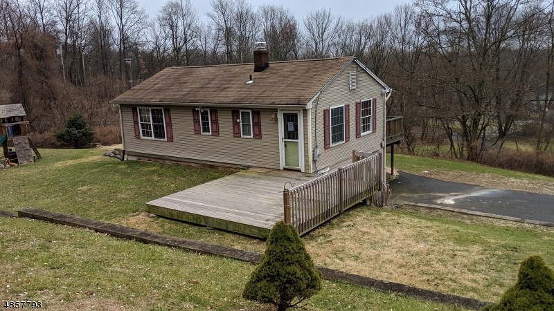 4 Stuber Ln, Hackettstown, NJ 07840 - photo 1