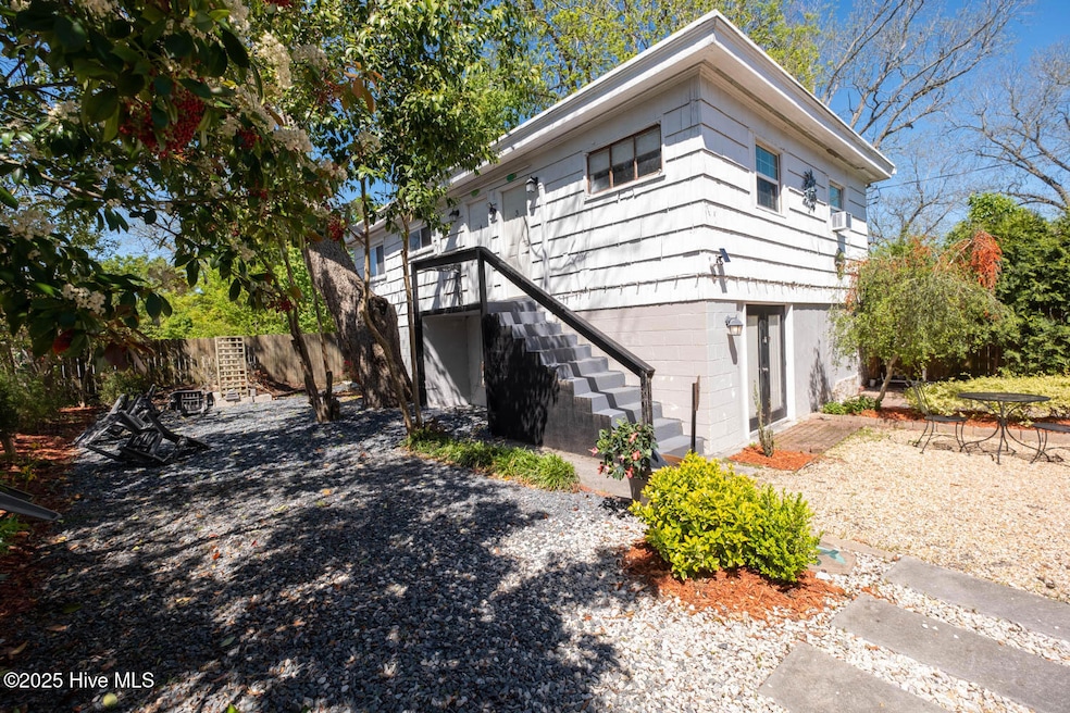 411 George St unit 3, New Bern, NC 28560 - photo 1