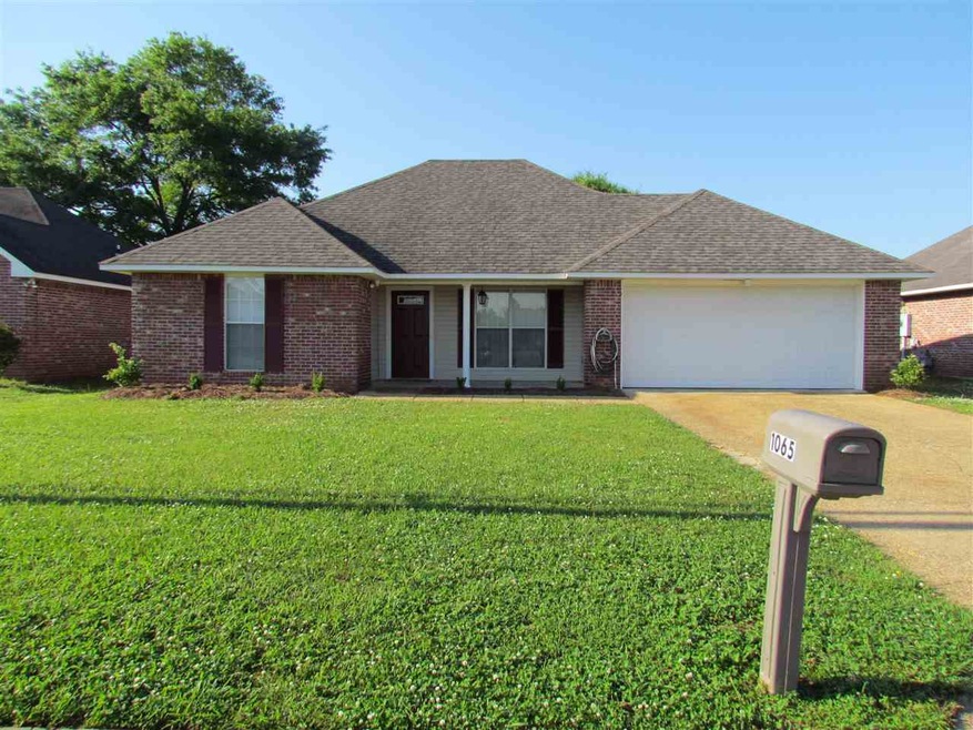 1065 Bullrun Dr, Byram, MS 39272 - photo 1