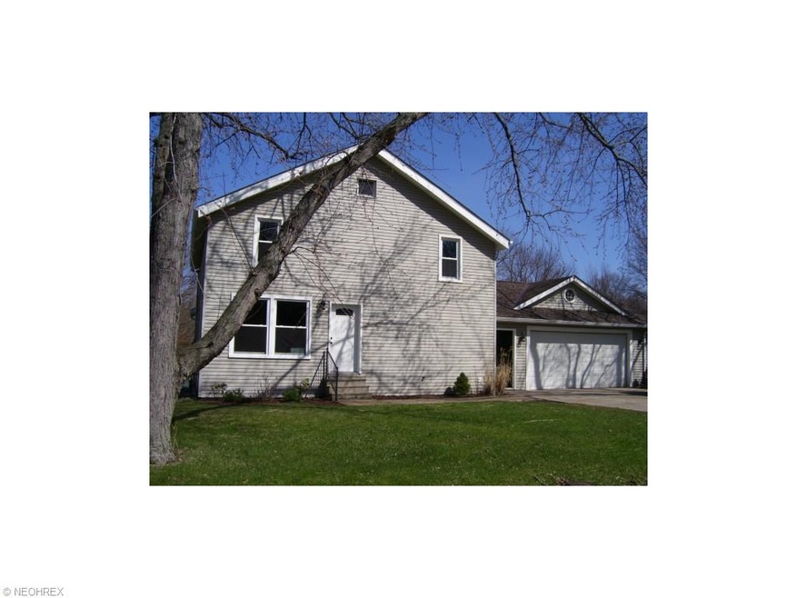 657 Rowelyn Ave, Sheffield Lake, OH 44054 - photo 1