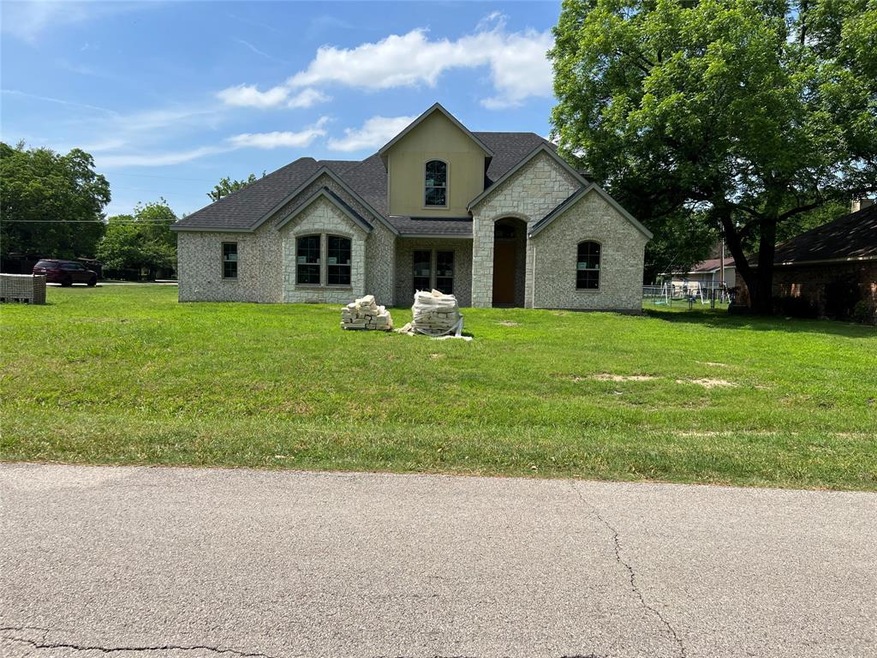 700 E Waco St, Ennis, TX 75119 - photo 1