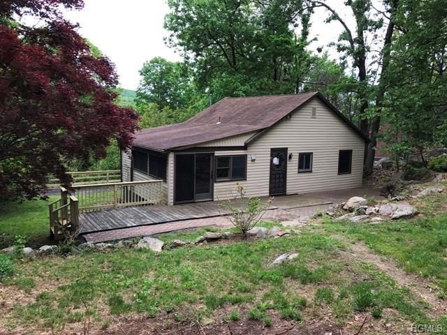 6 Columbus Ct, Putnam Valley, NY 10579 - photo 1