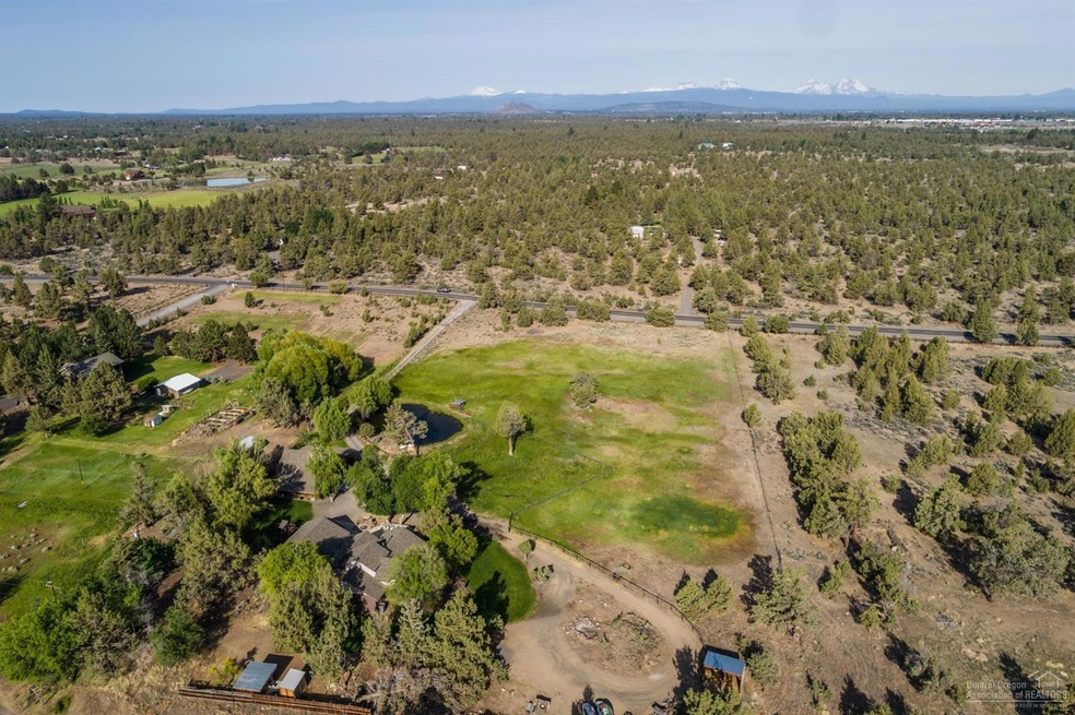 62770 Stenkamp Rd, Bend, OR 97701 - photo 1