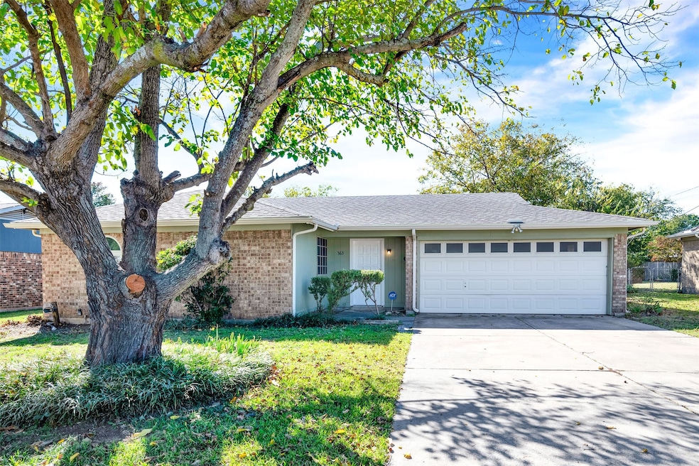 363 Mustang Dr, Saginaw, TX 76179 - photo 1