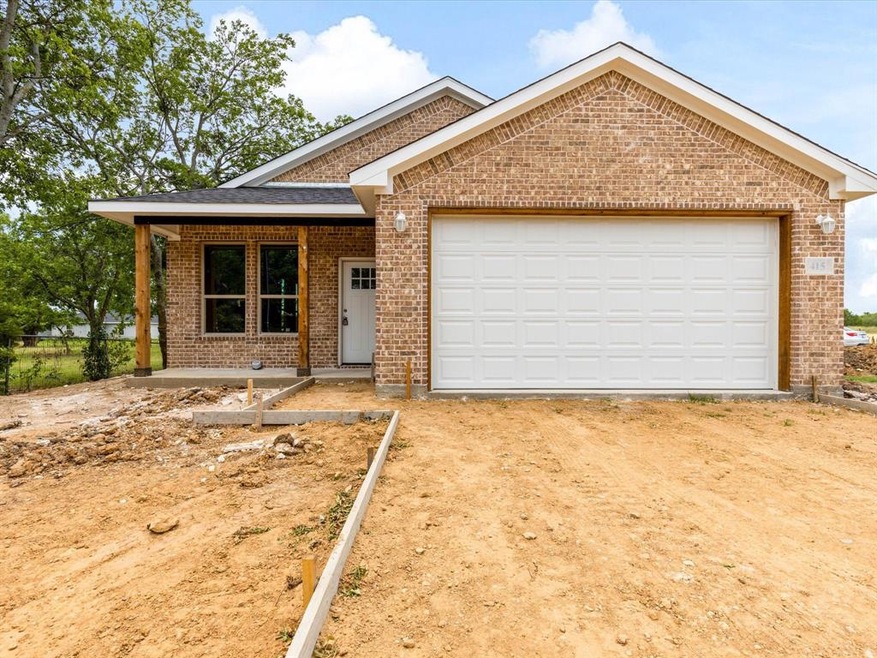 415 Elmo St, Cleburne, TX 76031 - photo 1