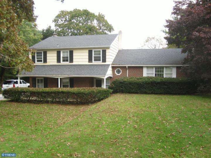 911 Louise Ln, West Chester, PA 19382 - photo 1