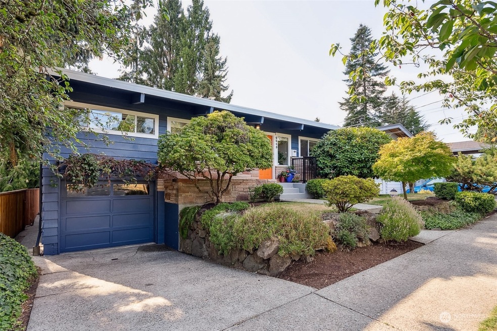 Sold $1,260,000 • Co-Listing Agent