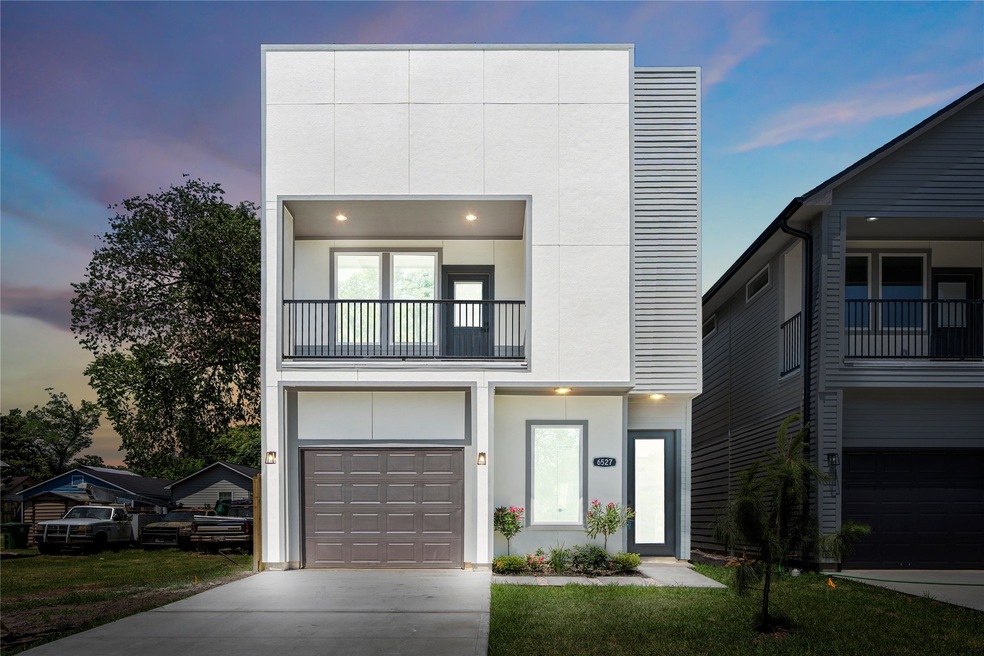 6527 Cohn St, Houston, TX 77091 - photo 1