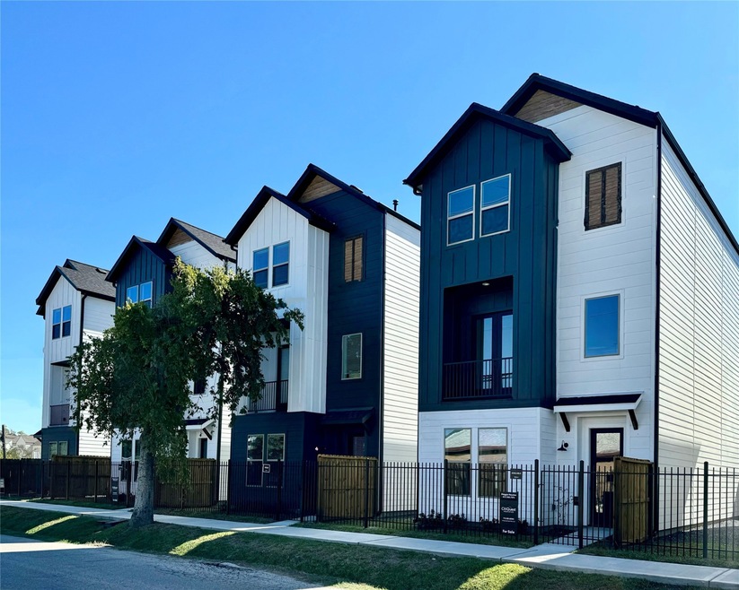 4537 Old Yale St, Houston, TX 77018 - photo 1