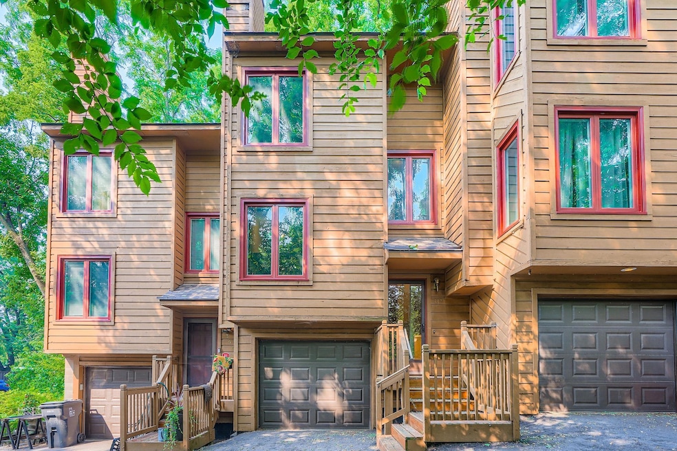 397 Cottage Ave W unit 3, Saint Paul, MN 55117 - photo 1