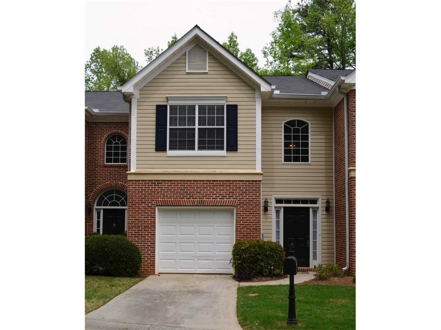 Wonderful Traditional home with 1 car kitchen leve