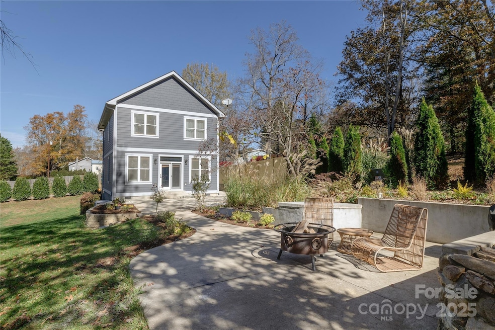 Under Contract $625,000