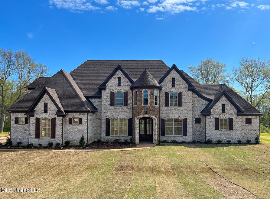 1132 Pebble View Dr, Byhalia, MS 38611 - photo 1