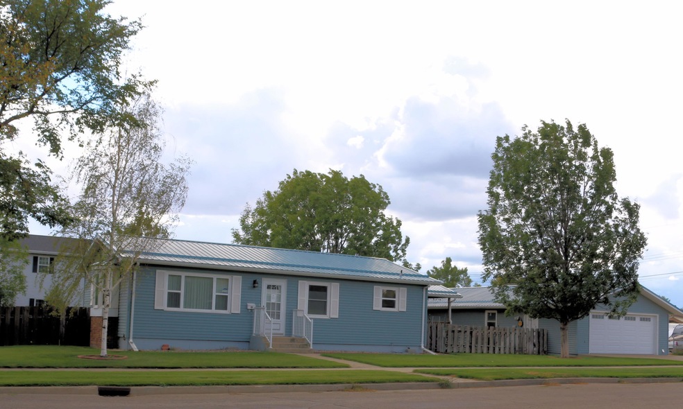 Front of Property<|><|>