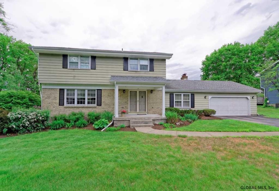 4 Niblick Place, Latham, NY 12110 - photo 1