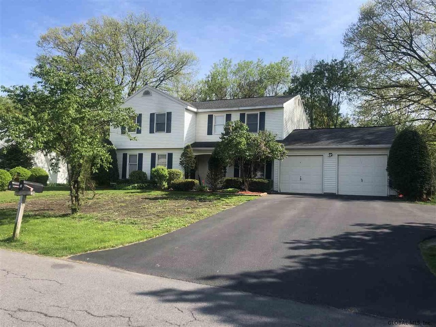 31/33 Hanover Dr, Bethlehem, NY - photo 1