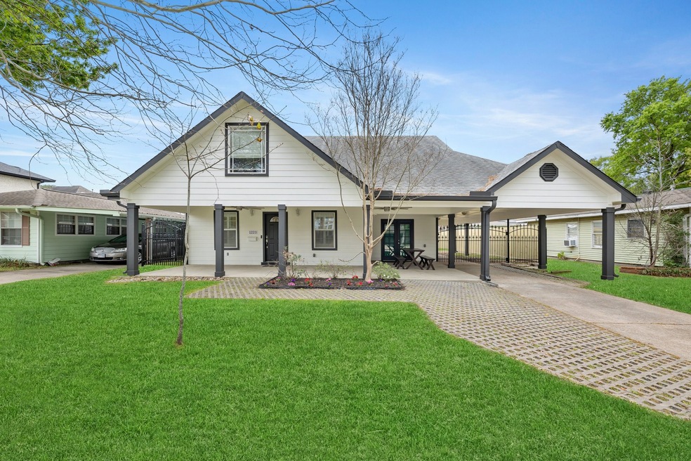 1223 Chamboard Ln, Houston, TX 77018 - photo 1