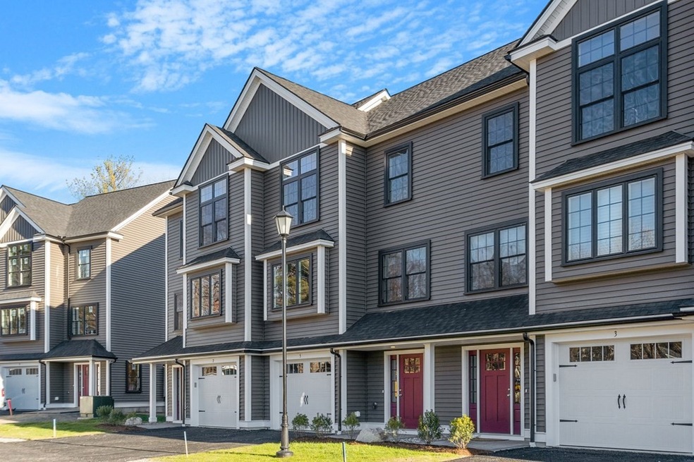 168 Lowell St unit 16, Wilmington, MA 01887 - photo 1