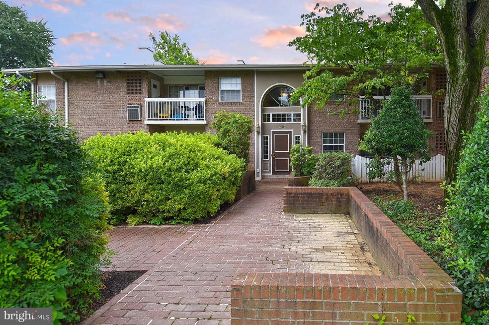 1952 Kennedy Dr unit 104, McLean, VA 22102 - photo 1