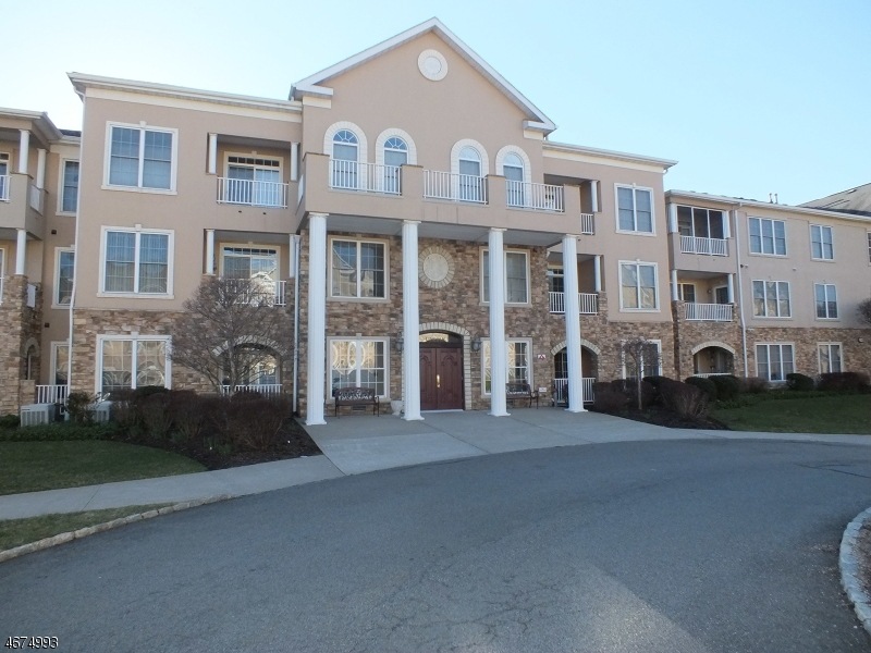 611 Cleveland Ln unit 311, Rockaway, NJ 07866 - photo 1