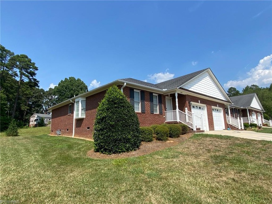 3140 Zoo Pkwy unit 204, Asheboro, NC 27205 - photo 1