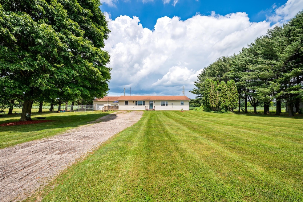 28644 Elm St, Dowagiac, MI 49047 - photo 1