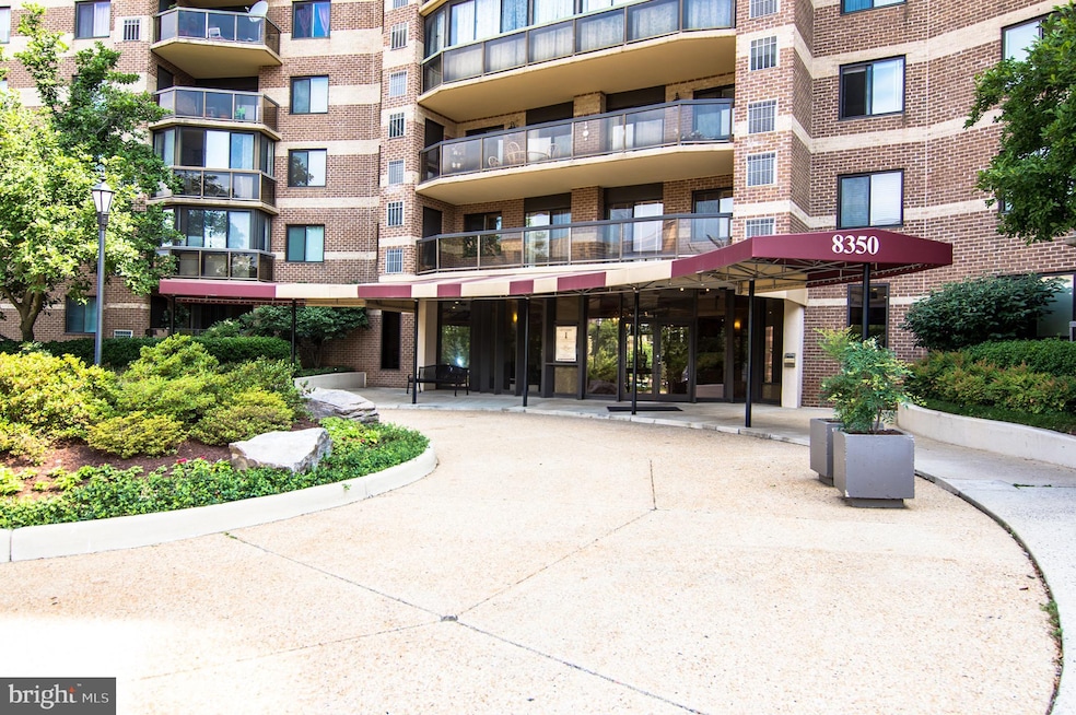 The Rotonda unit 711, McLean, VA 22102 - photo 1