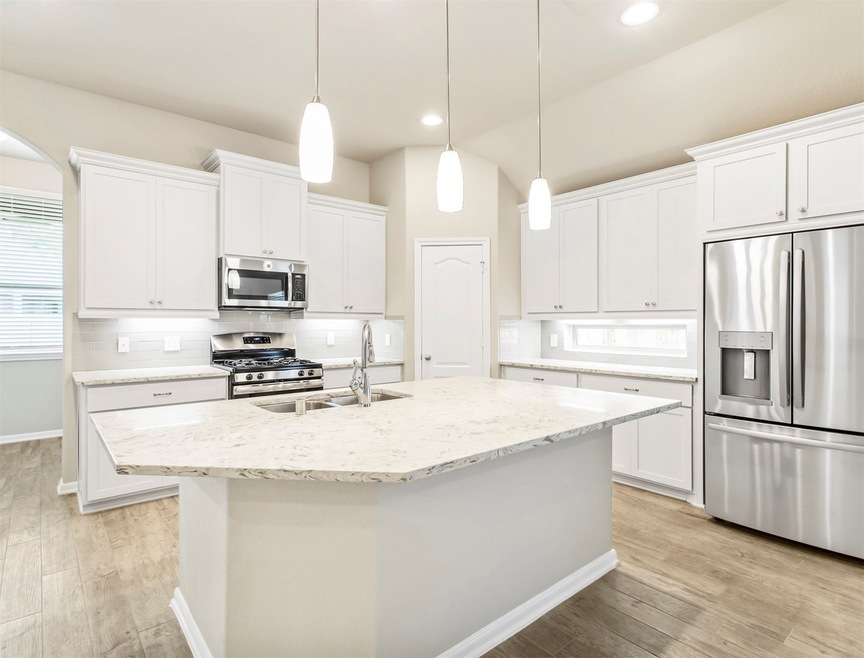 17039 Shy Leaf Ct, Conroe, TX 77385 - photo 1