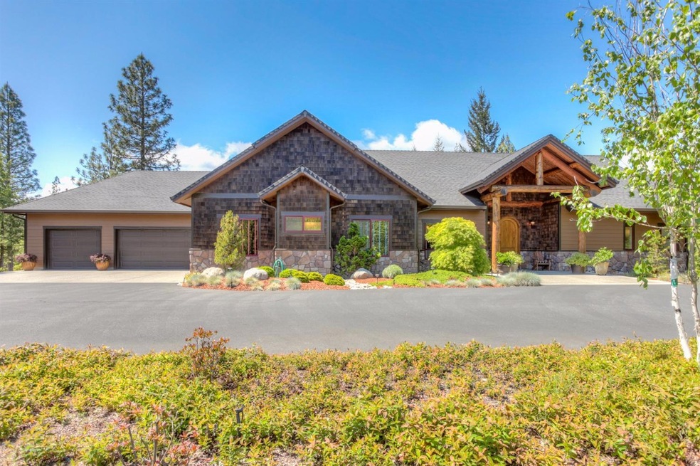 638 Gray Wolf Dr, Grants Pass, OR 97526 - photo 1