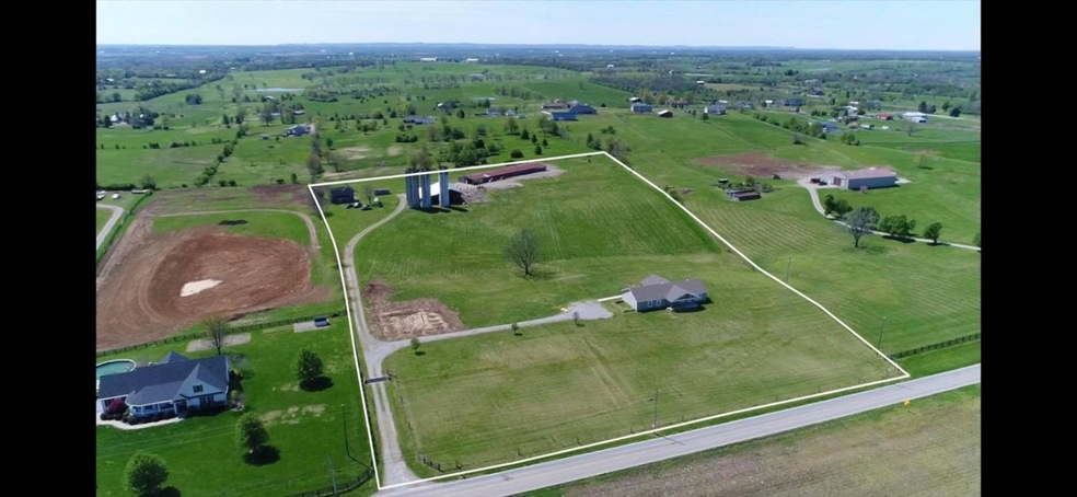 772 Kennedy Bridge Rd, Harrodsburg, KY 40330 - photo 1